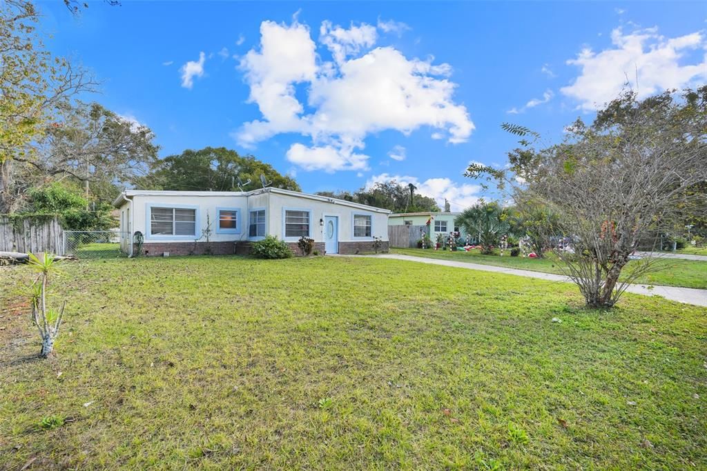 For Sale: $360,000 (5 beds, 3 baths, 2003 Square Feet)