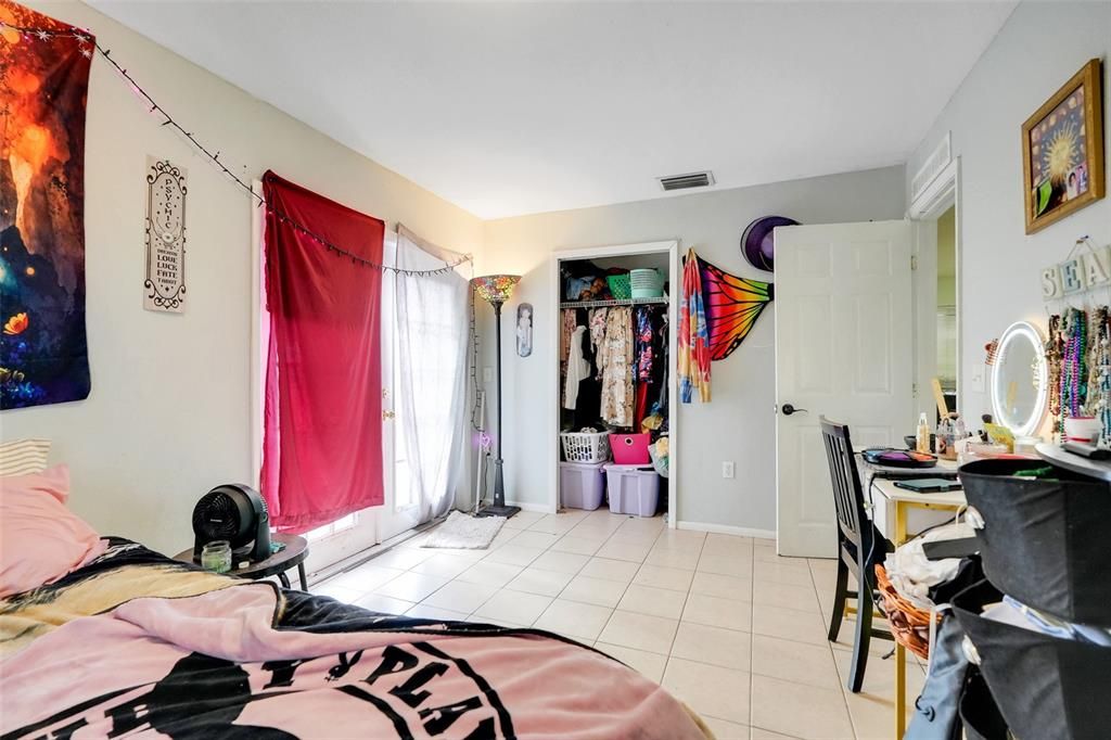 For Sale: $360,000 (5 beds, 3 baths, 2003 Square Feet)