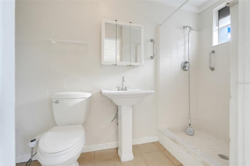 For Sale: $360,000 (5 beds, 3 baths, 2003 Square Feet)