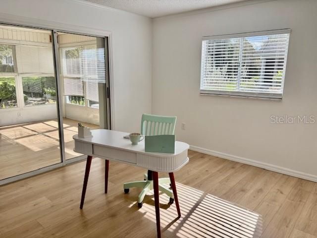 待售: $289,900 (3 贝兹, 2 浴室, 2026 平方英尺)