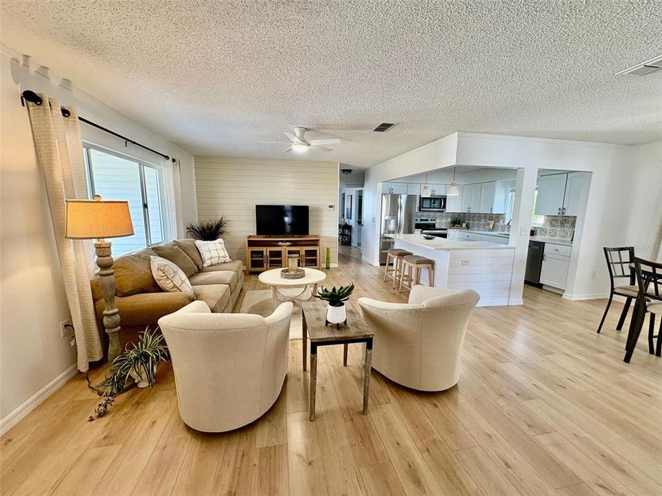 待售: $289,900 (3 贝兹, 2 浴室, 2026 平方英尺)