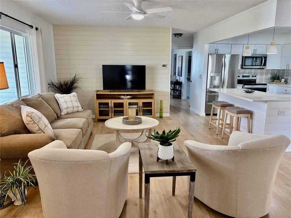 待售: $289,900 (3 贝兹, 2 浴室, 2026 平方英尺)