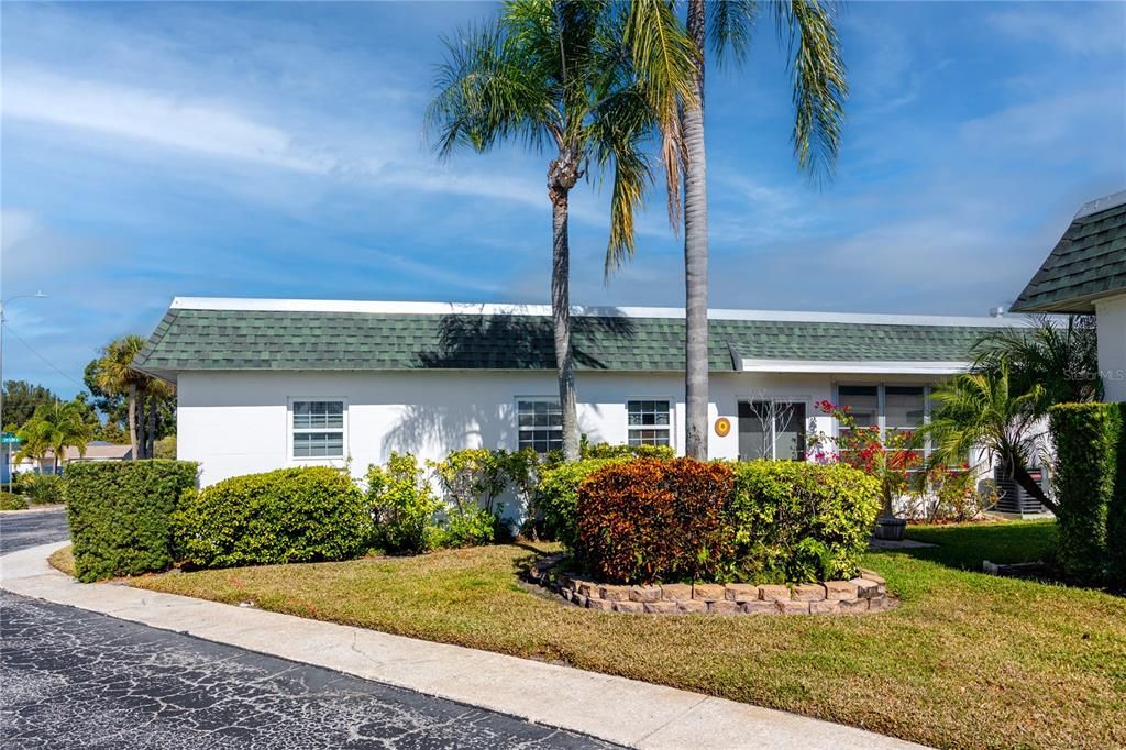 待售: $220,000 (2 贝兹, 2 浴室, 1060 平方英尺)