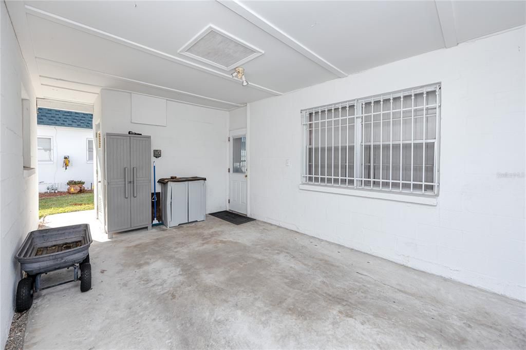 待售: $220,000 (2 贝兹, 2 浴室, 1060 平方英尺)