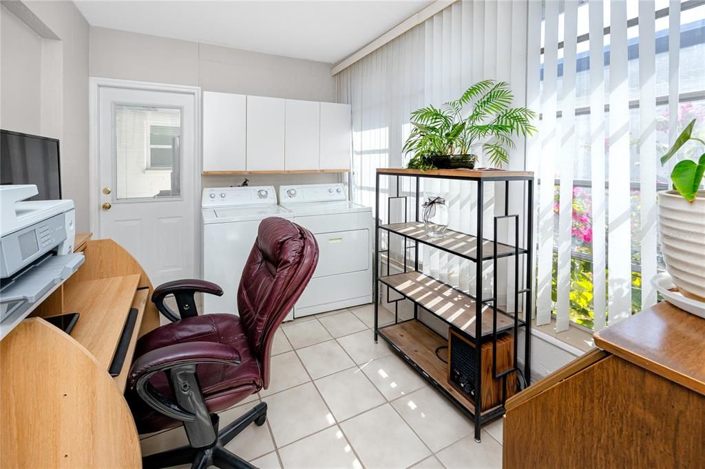 待售: $220,000 (2 贝兹, 2 浴室, 1060 平方英尺)