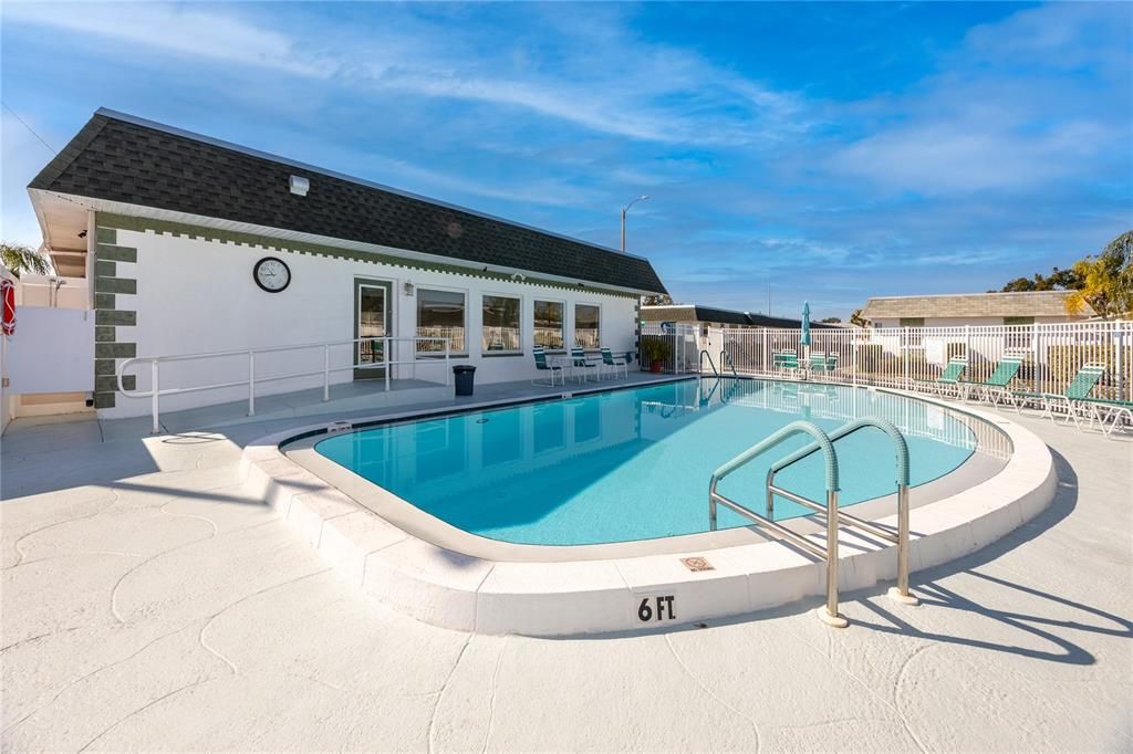 待售: $220,000 (2 贝兹, 2 浴室, 1060 平方英尺)