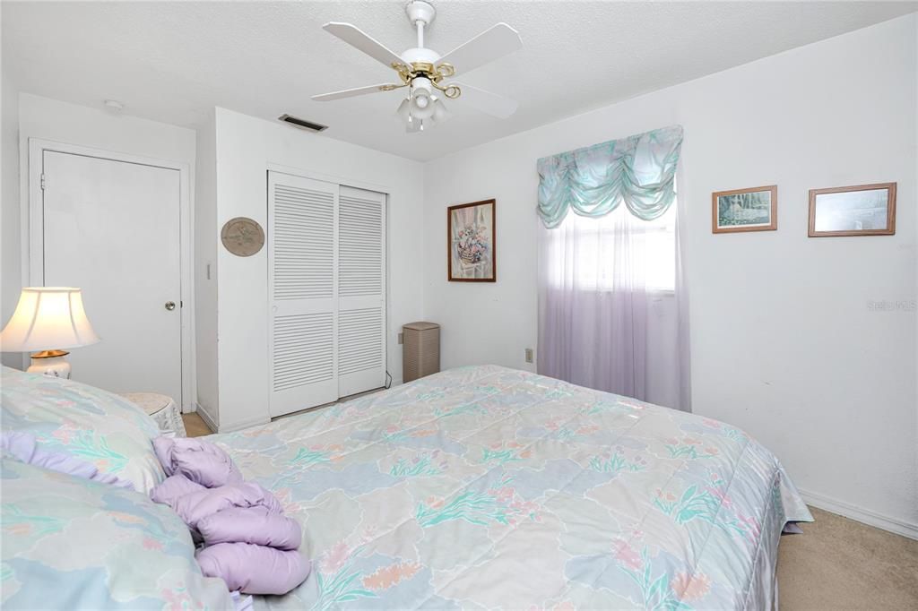 待售: $220,000 (2 贝兹, 2 浴室, 1060 平方英尺)