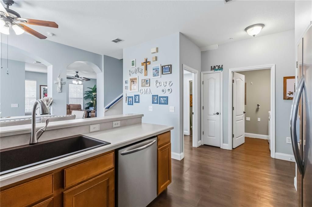 En Venta: $275,000 (3 camas, 2 baños, 1855 Pies cuadrados)