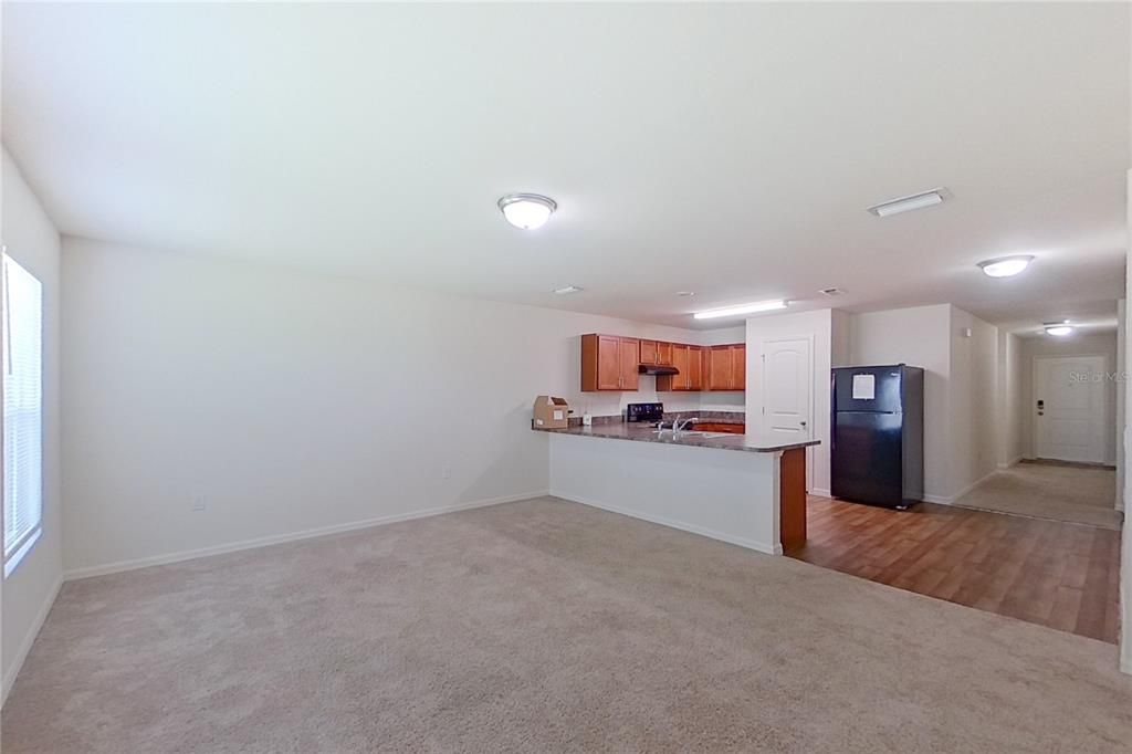 В аренду: $1,685 (4 спален, 2 ванн, 1400 Квадратных фут)