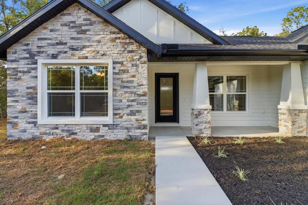 待售: $299,900 (3 贝兹, 2 浴室, 1461 平方英尺)