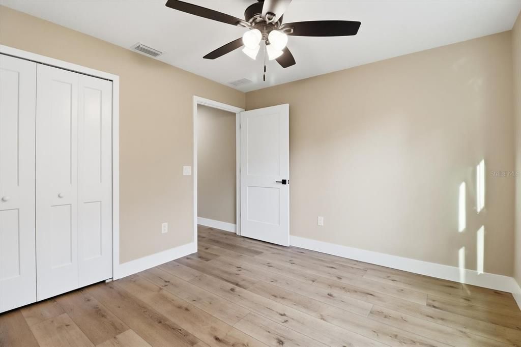 待售: $299,900 (3 贝兹, 2 浴室, 1461 平方英尺)