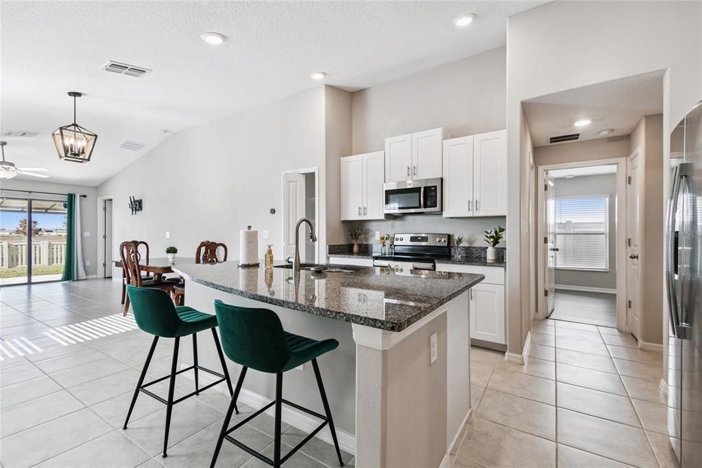 En Venta: $319,900 (3 camas, 2 baños, 1451 Pies cuadrados)