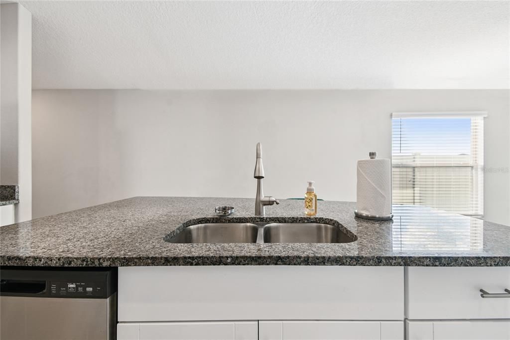 En Venta: $319,900 (3 camas, 2 baños, 1451 Pies cuadrados)