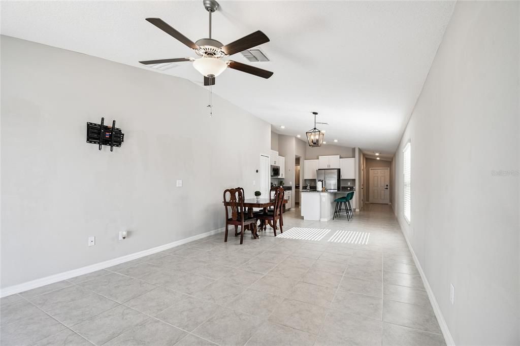 En Venta: $319,900 (3 camas, 2 baños, 1451 Pies cuadrados)