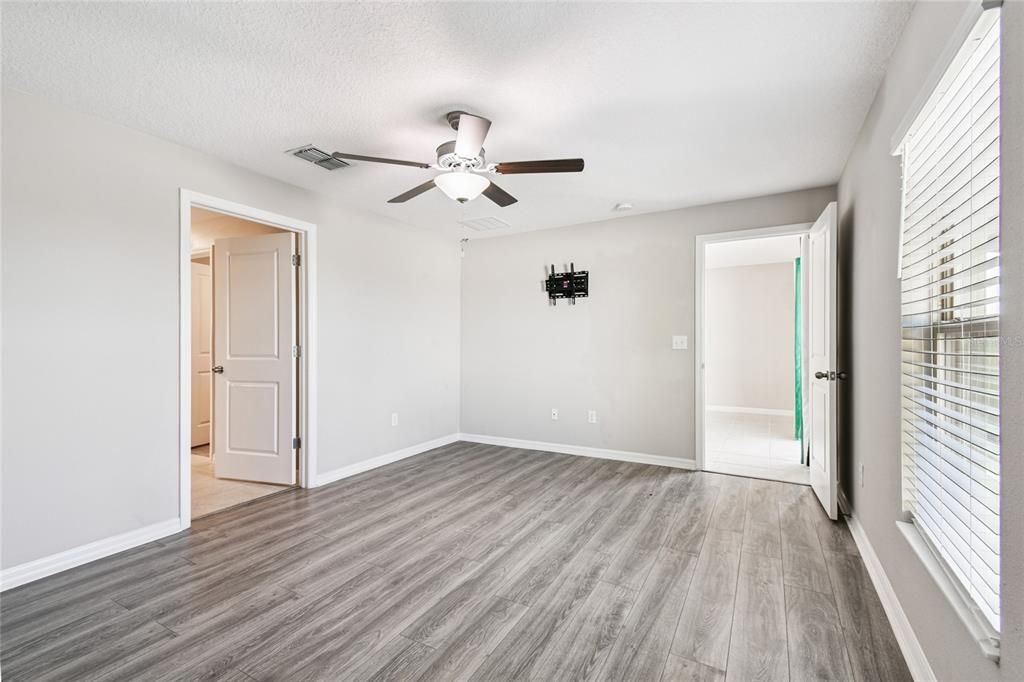 En Venta: $319,900 (3 camas, 2 baños, 1451 Pies cuadrados)