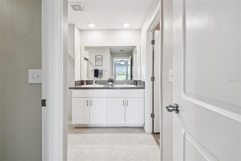 En Venta: $319,900 (3 camas, 2 baños, 1451 Pies cuadrados)