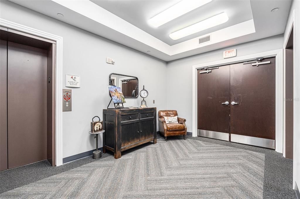 For Sale: $879,000 (2 beds, 2 baths, 1571 Square Feet)