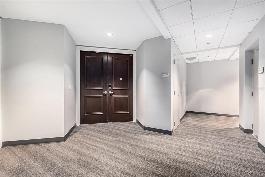 For Sale: $879,000 (2 beds, 2 baths, 1571 Square Feet)