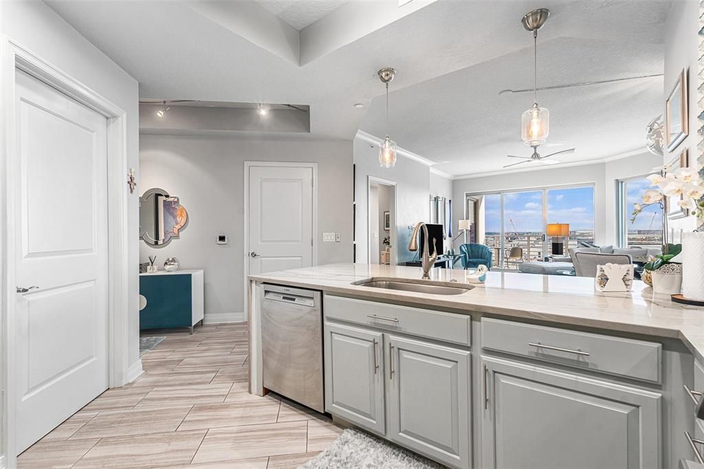 For Sale: $879,000 (2 beds, 2 baths, 1571 Square Feet)