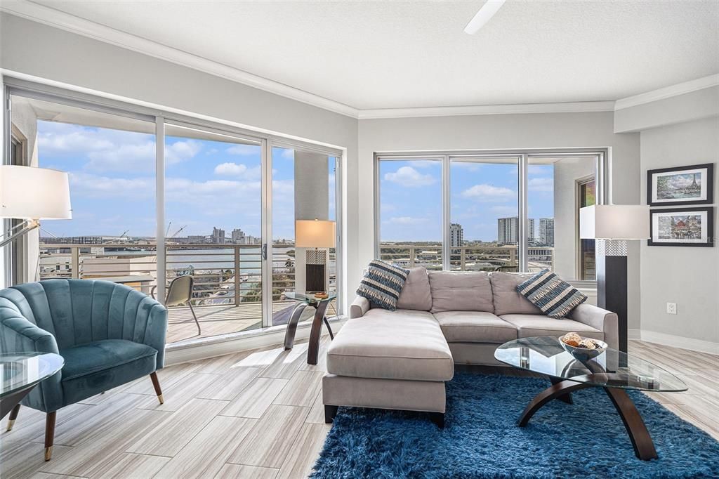 For Sale: $879,000 (2 beds, 2 baths, 1571 Square Feet)