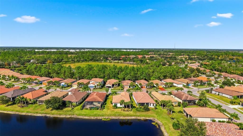 На продажу: $395,000 (2 спален, 2 ванн, 1698 Квадратных фут)