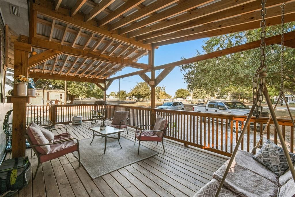 For Sale: $249,900 (2 beds, 2 baths, 1296 Square Feet)