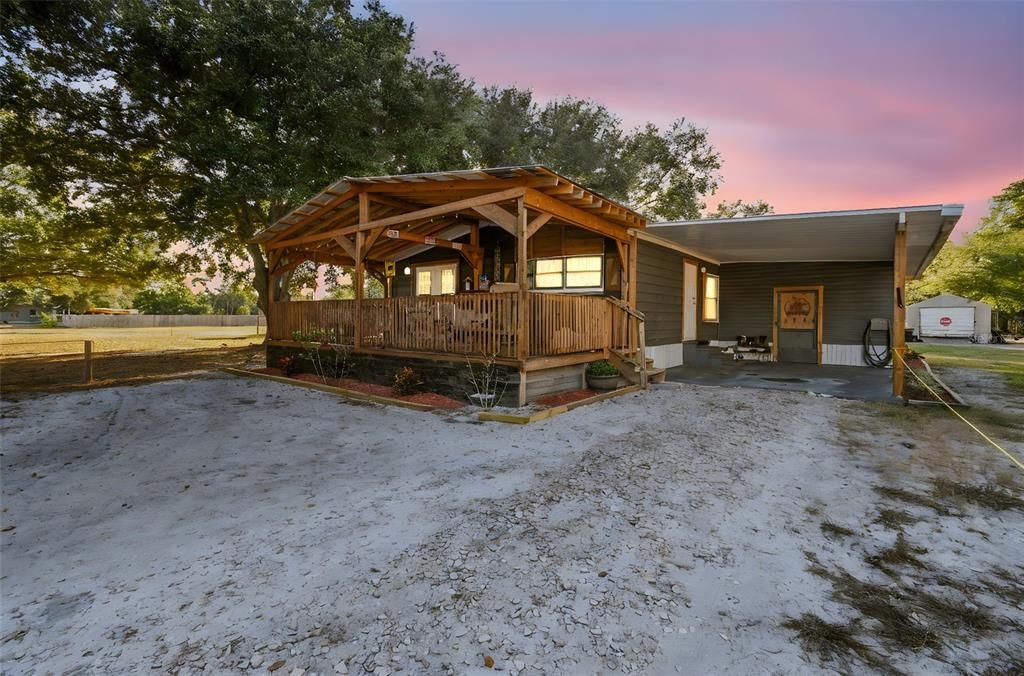 For Sale: $249,900 (2 beds, 2 baths, 1296 Square Feet)