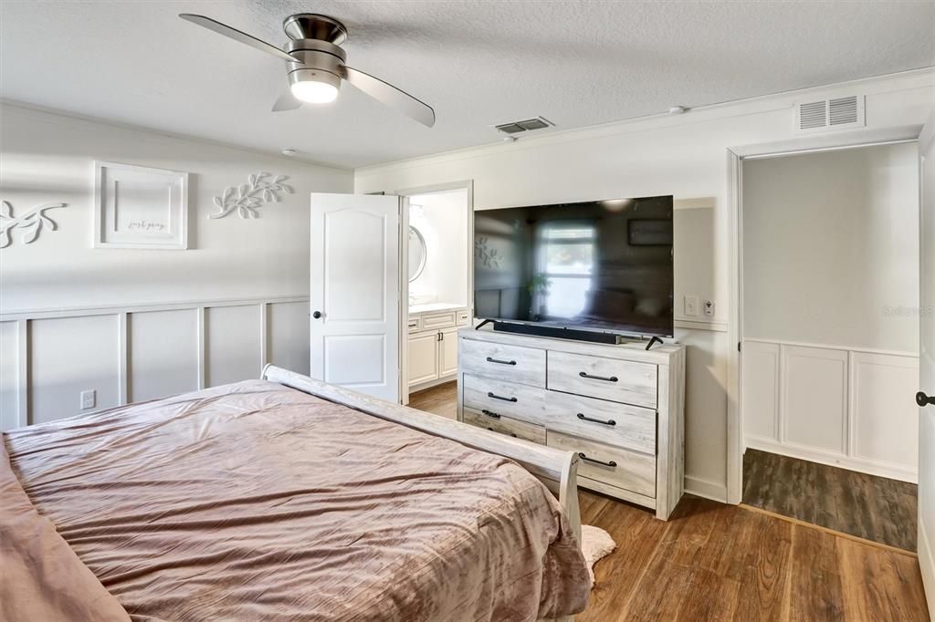 For Sale: $337,000 (3 beds, 2 baths, 1483 Square Feet)