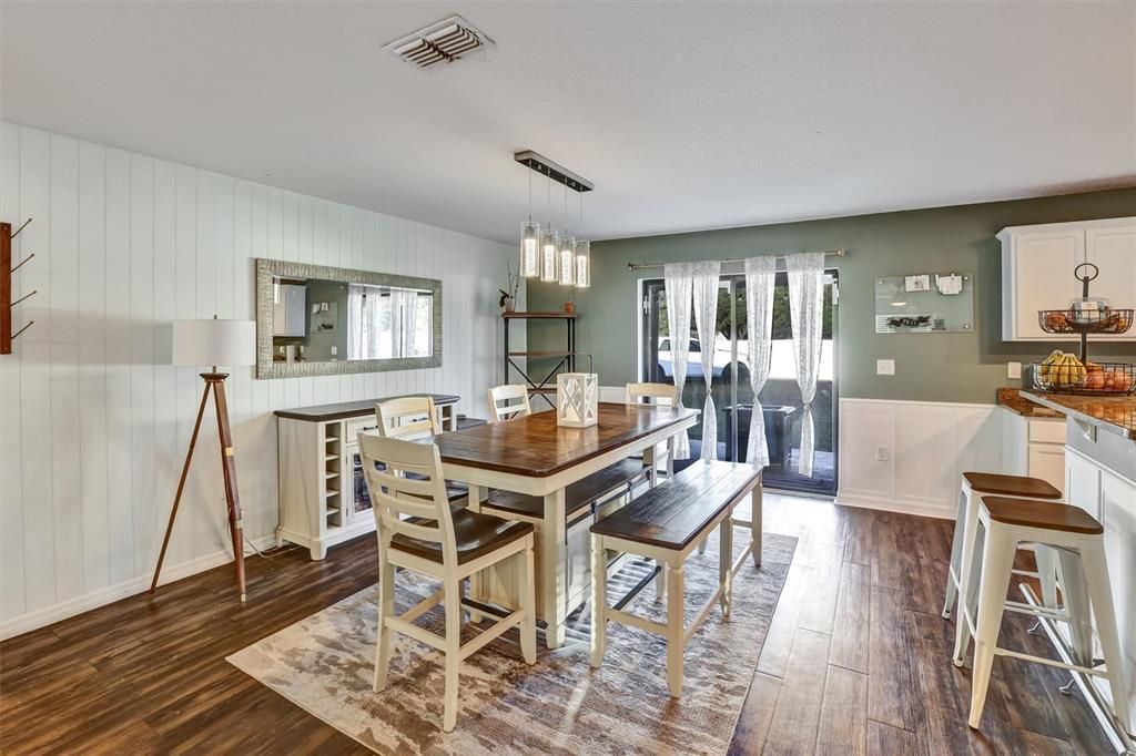 For Sale: $337,000 (3 beds, 2 baths, 1483 Square Feet)