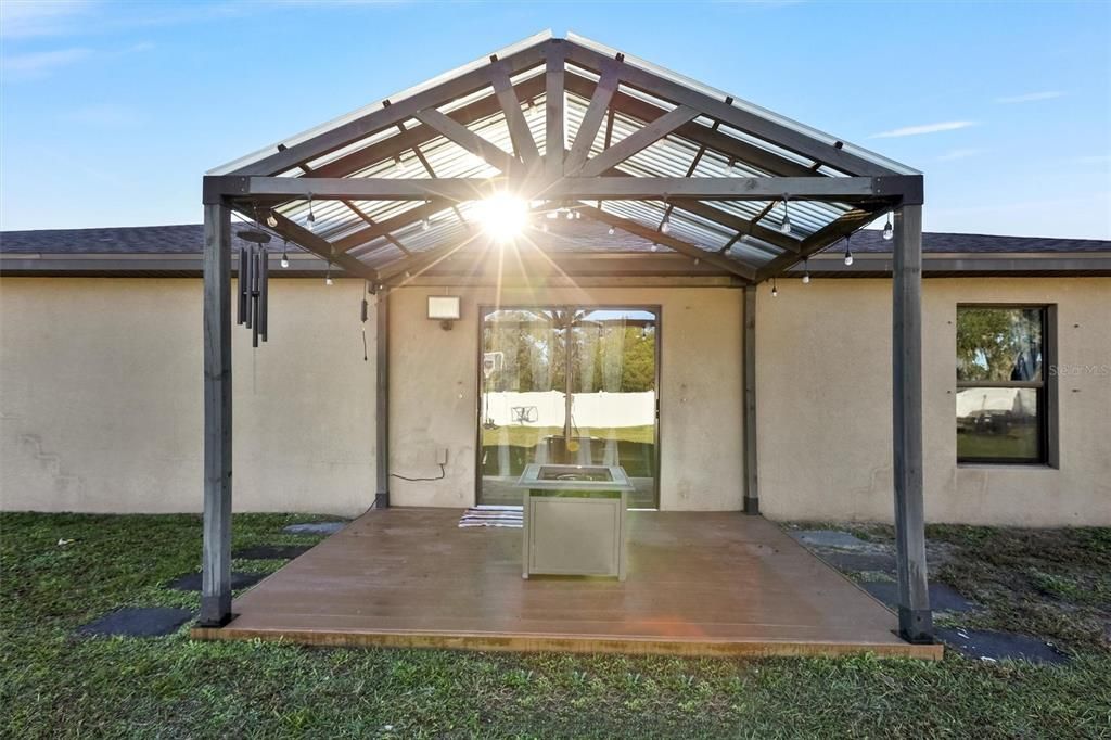 For Sale: $337,000 (3 beds, 2 baths, 1483 Square Feet)