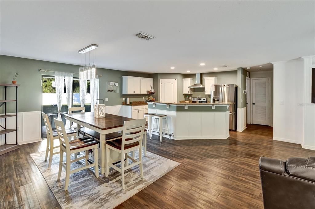 For Sale: $337,000 (3 beds, 2 baths, 1483 Square Feet)