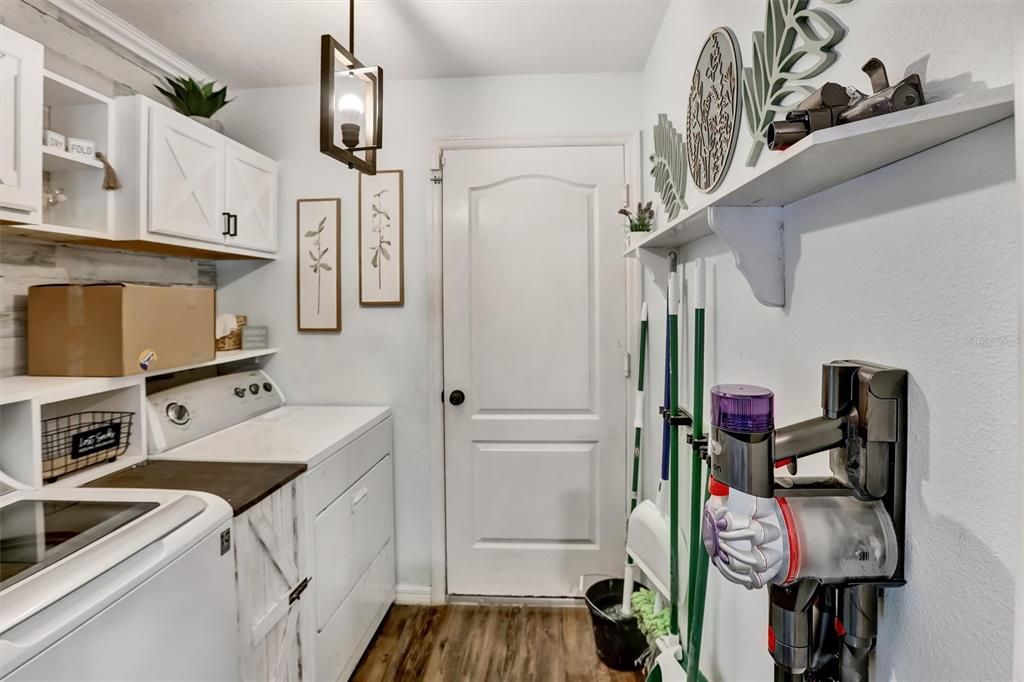 For Sale: $337,000 (3 beds, 2 baths, 1483 Square Feet)