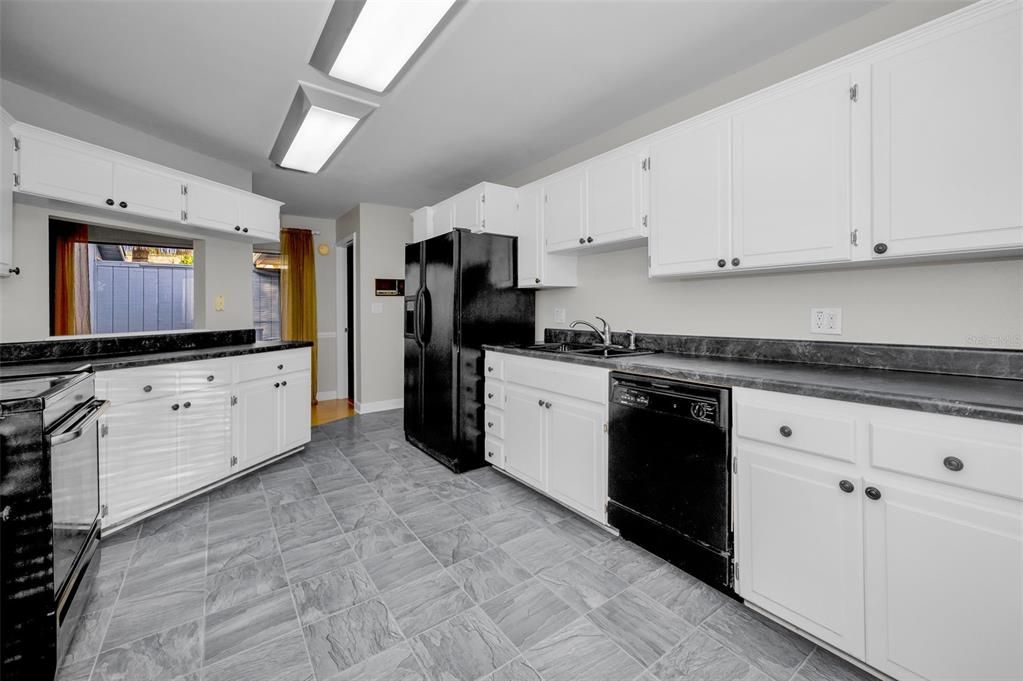 На продажу: $495,000 (3 спален, 2 ванн, 1655 Квадратных фут)