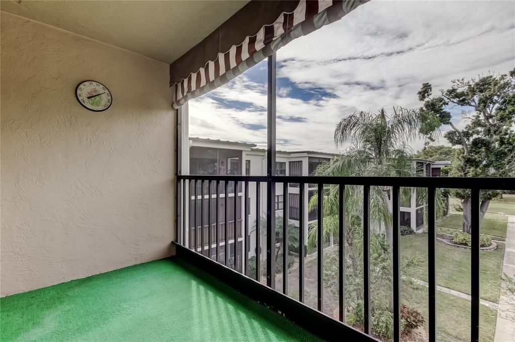 合同活跃: $150,000 (2 贝兹, 2 浴室, 1025 平方英尺)