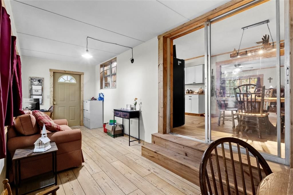 待售: $330,000 (3 贝兹, 2 浴室, 1400 平方英尺)