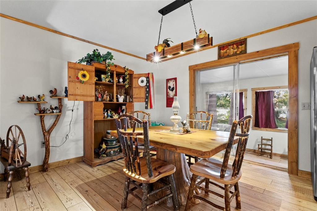 待售: $330,000 (3 贝兹, 2 浴室, 1400 平方英尺)