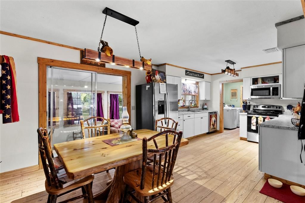 待售: $330,000 (3 贝兹, 2 浴室, 1400 平方英尺)