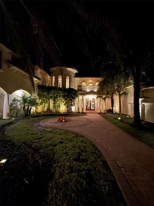 For Sale: $3,950,000 (5 beds, 6 baths, 9177 Square Feet)