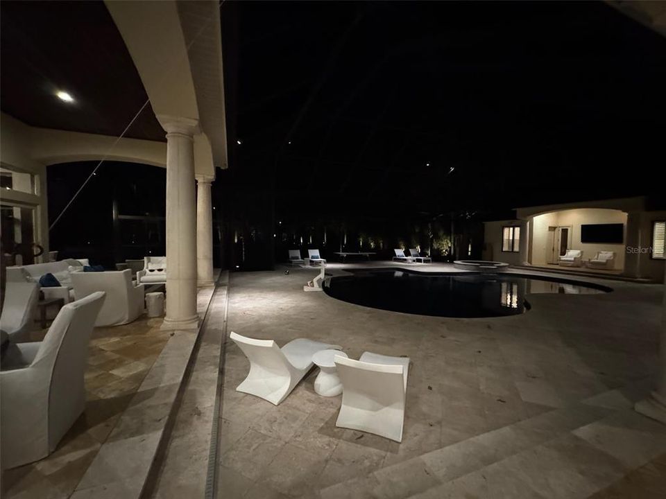 For Sale: $3,950,000 (5 beds, 6 baths, 9177 Square Feet)