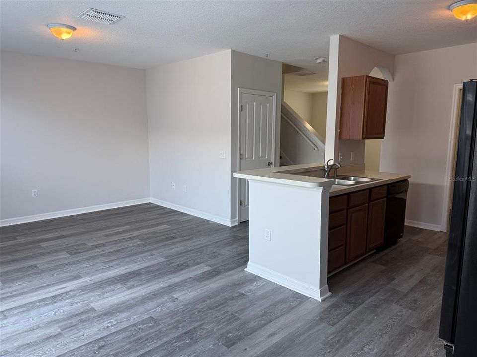 For Sale: $315,000 (3 beds, 2 baths, 1452 Square Feet)