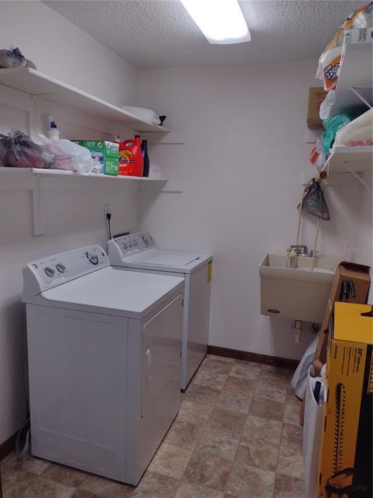 En Renta: $2,200 (3 camas, 2 baños, 1626 Pies cuadrados)