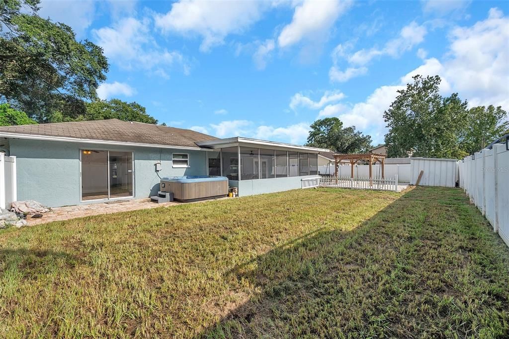 For Rent: $3,350 (4 beds, 2 baths, 1734 Square Feet)