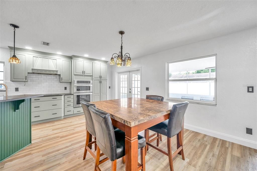 For Rent: $3,350 (4 beds, 2 baths, 1734 Square Feet)