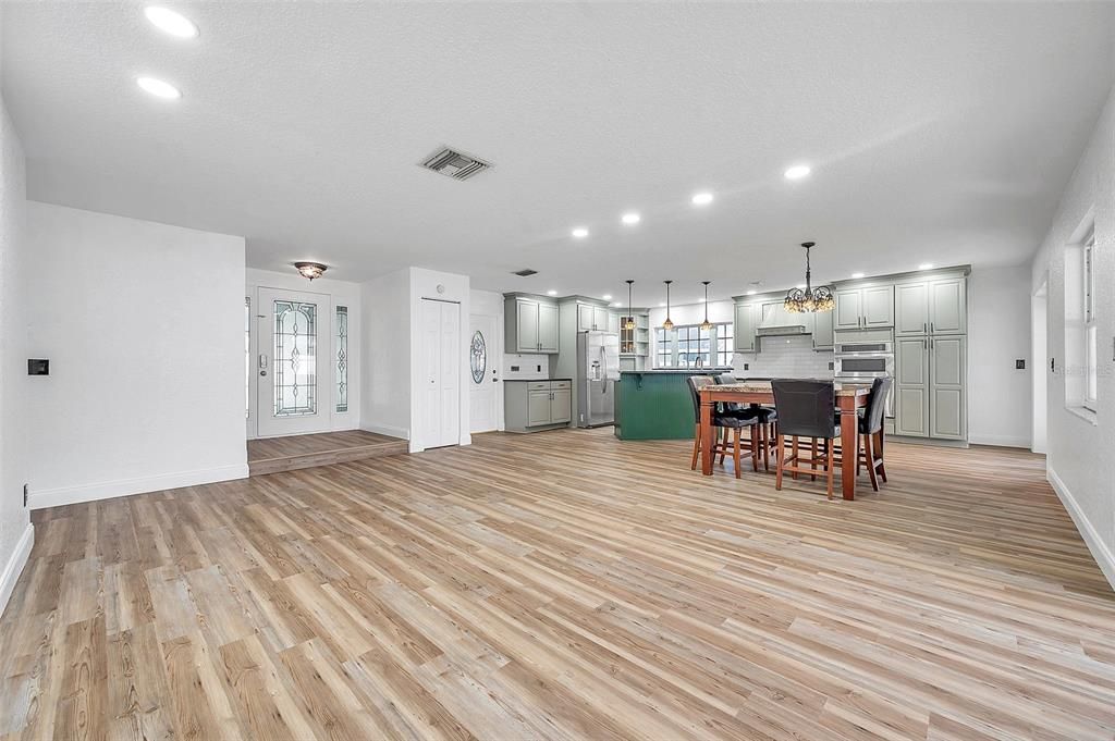 For Rent: $3,350 (4 beds, 2 baths, 1734 Square Feet)