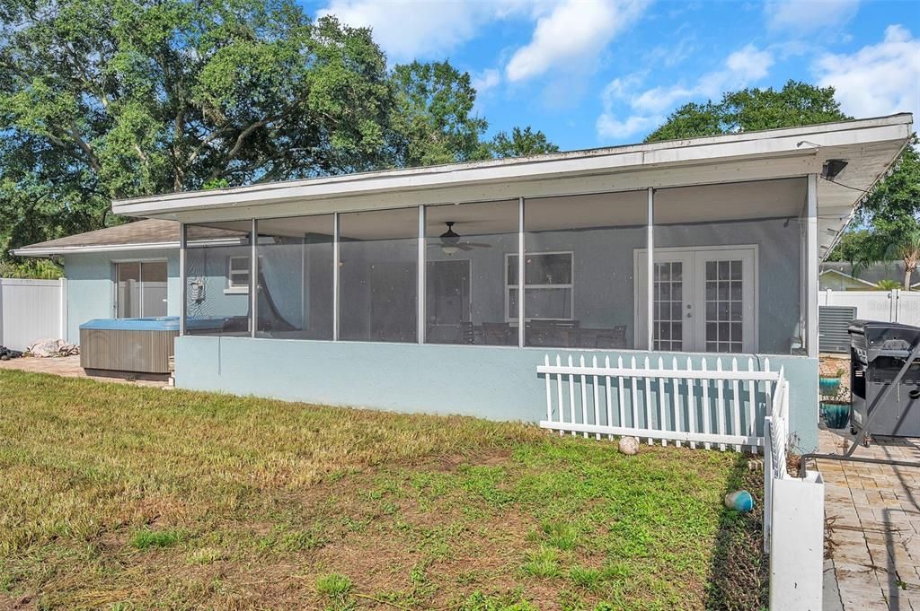 For Rent: $3,350 (4 beds, 2 baths, 1734 Square Feet)