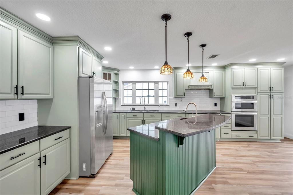 For Rent: $3,350 (4 beds, 2 baths, 1734 Square Feet)