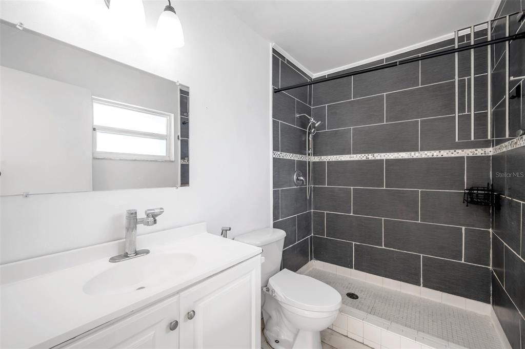 For Rent: $3,350 (4 beds, 2 baths, 1734 Square Feet)