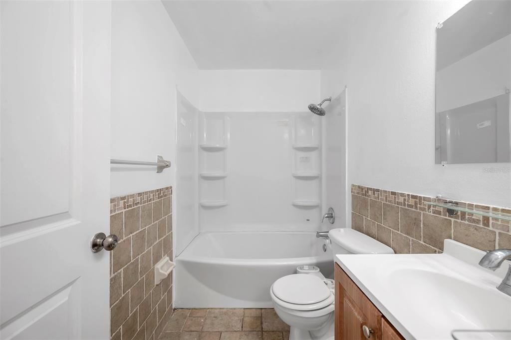 For Rent: $3,350 (4 beds, 2 baths, 1734 Square Feet)