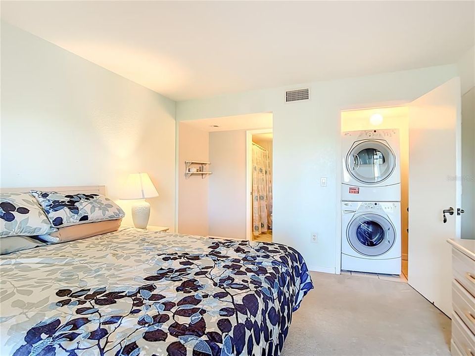 待售: $210,000 (2 贝兹, 2 浴室, 1016 平方英尺)