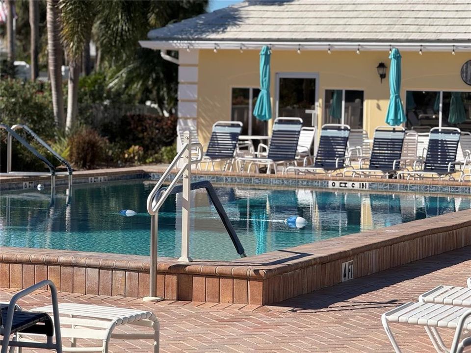 待售: $210,000 (2 贝兹, 2 浴室, 1016 平方英尺)